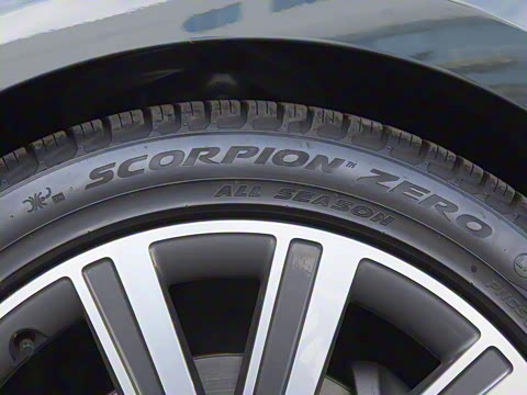 2025�� 3.0 L6 400PS �����ӳ���