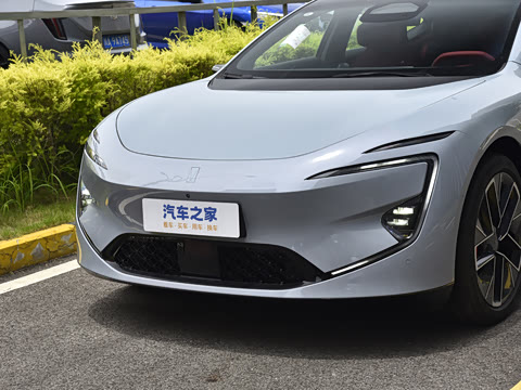 2025�� �Ŀ� Ultra���̰�