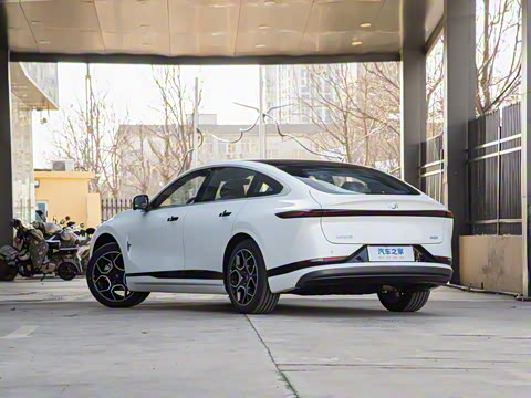 2025�� ��������� 710�콢��