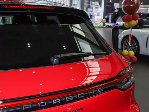 2025�� Macan 2.0T ���ΰ�