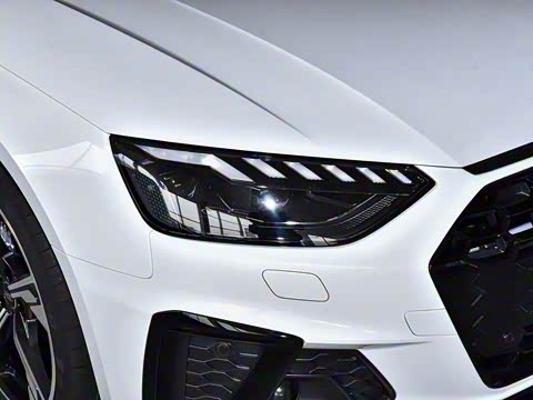 2025�� 200���������� 40 TFSI ���������� B&O ��ҹ��