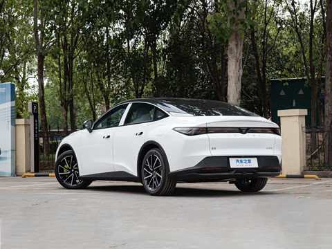 2025�� 560MAX 185kW