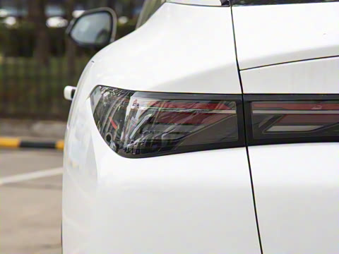 2025�� 560MAX 185kW