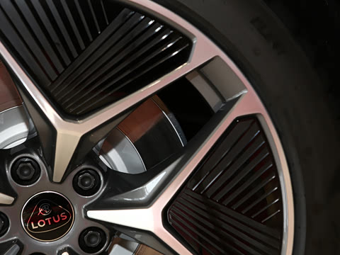 2025�� ��װ��