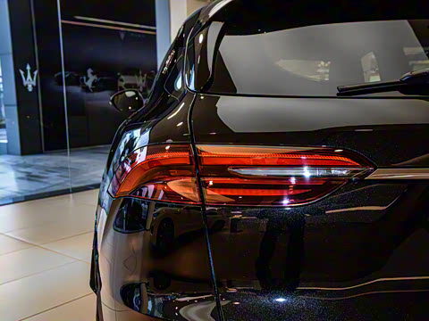 2023�� 3.0T Trofeo