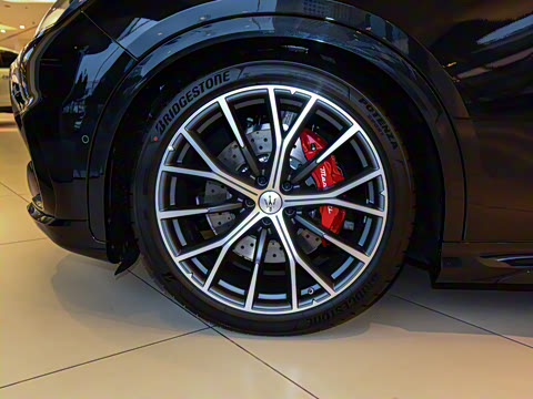 2023�� 3.0T Trofeo