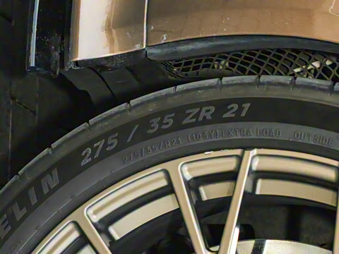 2025�� 4.0T V8 Volante