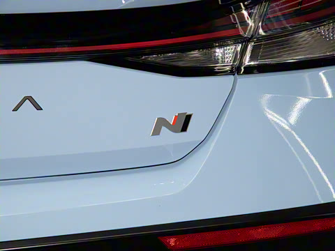 2023�� 2.0T Sport Package Edition