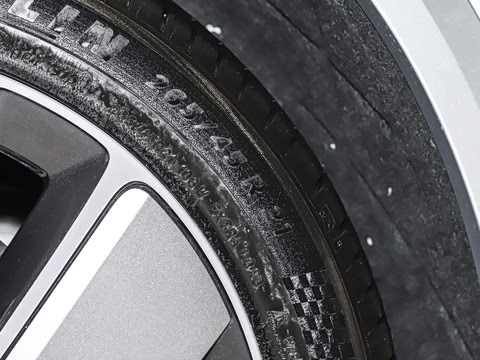 2025�� Ultra ���ܻ��°�