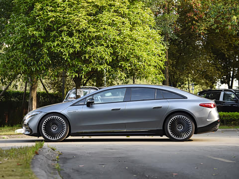 2023�� AMG EQS 53 4MATIC+