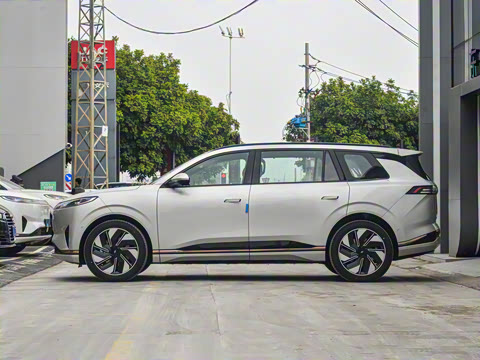 2025�� 636Ultra���Ȱ� 6��