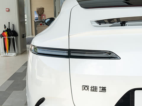 2025�� �Ŀ� Ultra���̰�