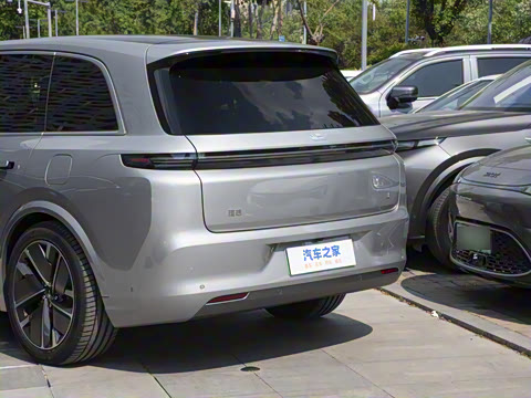 2025�� Ultra ���ܻ��°�