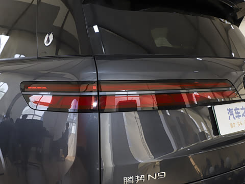 2025�� ������