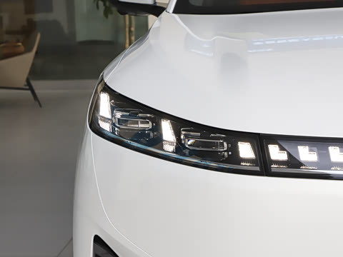 2025�� 210Ultra���Ȱ� 6��