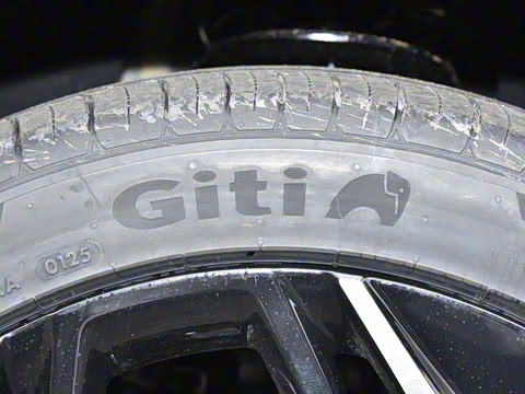 2025�� 230UltraǬ���Ǽ�ADS SE���̰�