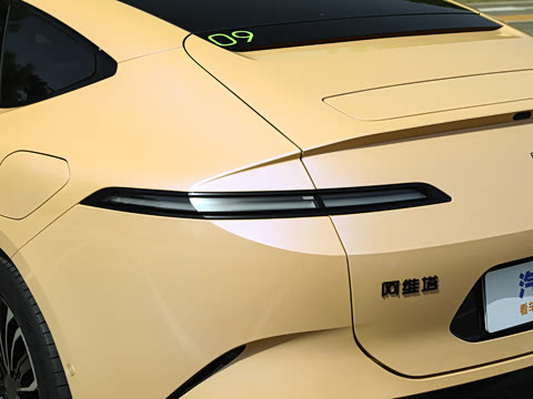 2024�� 650 ����������GT��