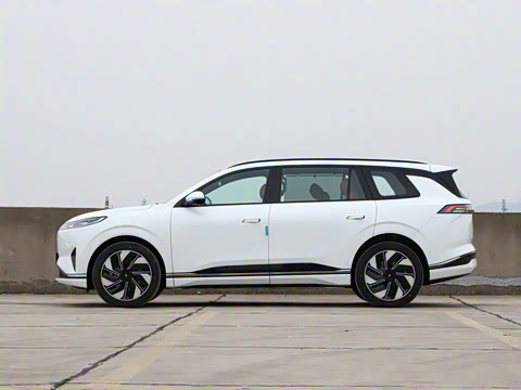 2025�� 636Ultra����� 6��