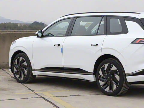 2025�� 636Ultra����� 6��