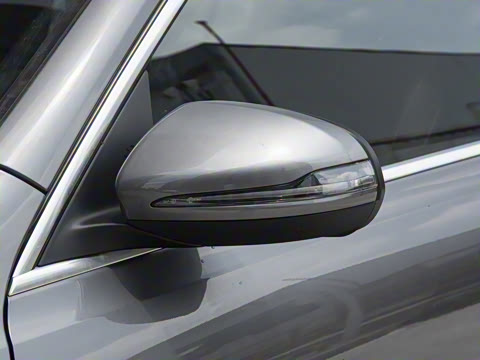 2025�� GLB 220 ʱ����