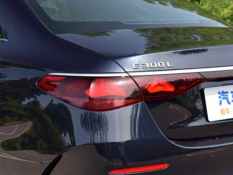 2024�� E 300 L ����˶���