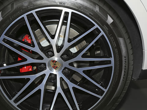 2025�� Cayenne Coup�� S E-Hybrid 3.0T