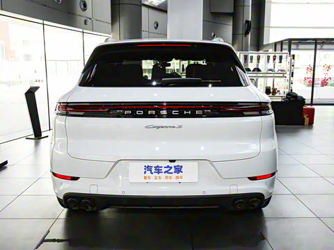 2025�� Cayenne S E-Hybrid 3.0T