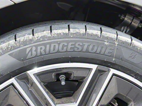 2025�� 530Li ������ M�˶���װ