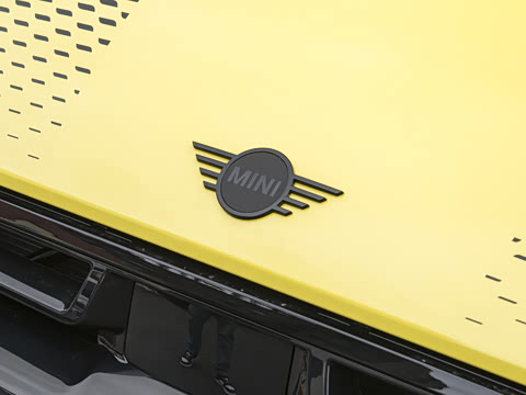 2025�� JOHN COOPER WORKS