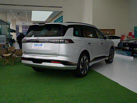 2025�� 210Ultra���Ȱ� 5��