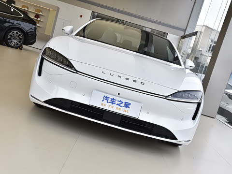 2025�� 705km Pro