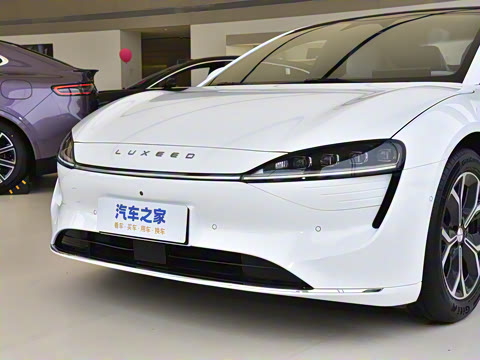 2025�� 705km Pro