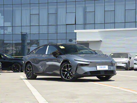 2025�� �������� Max �콢��