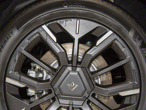 2025�� 825 Max��