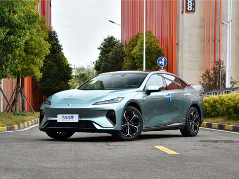 2025�� 230UltraǬ���Ǽ�ADS SE���̰�