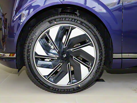 2025�� 636Ultra���Ȱ� 5��