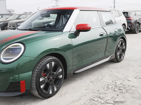 2025�� JOHN COOPER WORKS