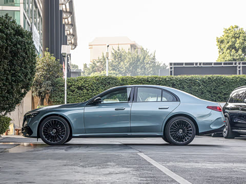 2025�� E 300 �������˶���