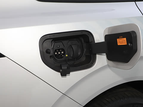 2025�� 636Max���Ȱ� 5��