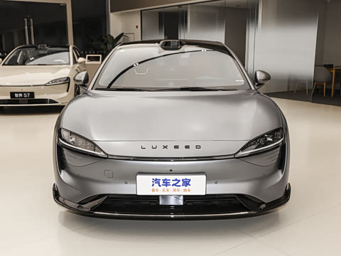 2025�� 703km Ultra�˶���