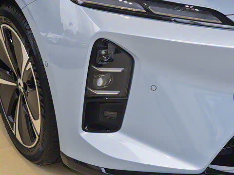 2025�� 75kWh Touring