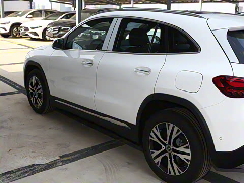 2025�� �Ŀ� GLA 220