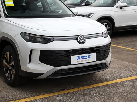 2025�� ̽��L 330TSI ������Ӣ