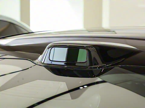 2025�� 705km Max