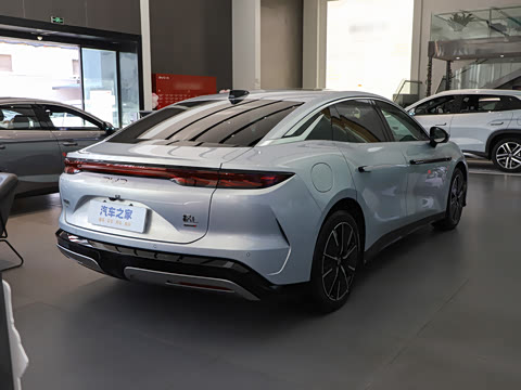 2025�� EV 701KM�����״��콢��