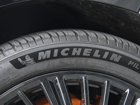 2025�� 680 ������������ Max