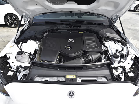 2025�� �Ŀ� C 260 L �˶���