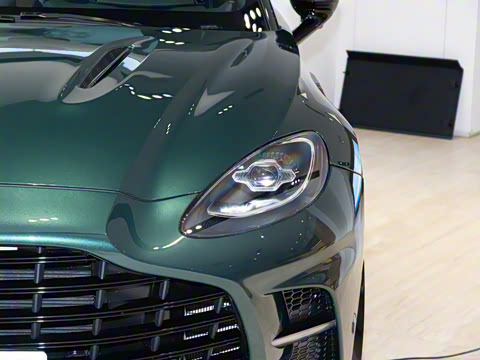 2025�� 4.0T V8 707