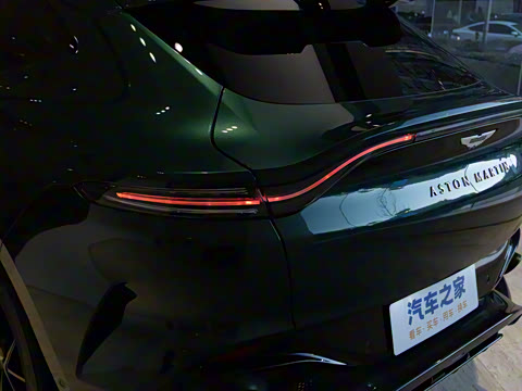 2025�� 4.0T V8 707