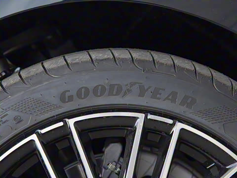 2025�� �Ŀ� C 260 L �˶���